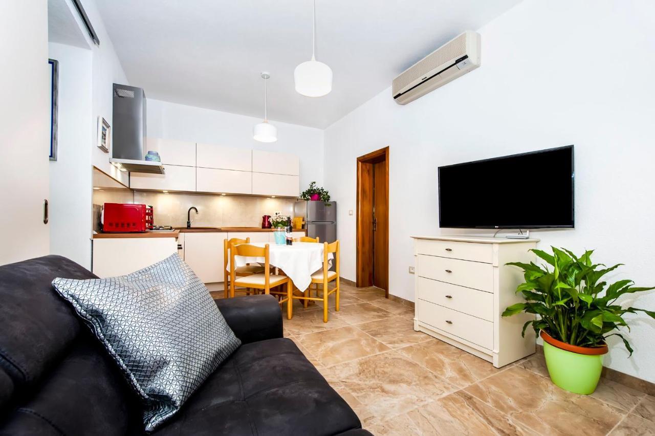 Apartments Karmen Rovinj Ngoại thất bức ảnh