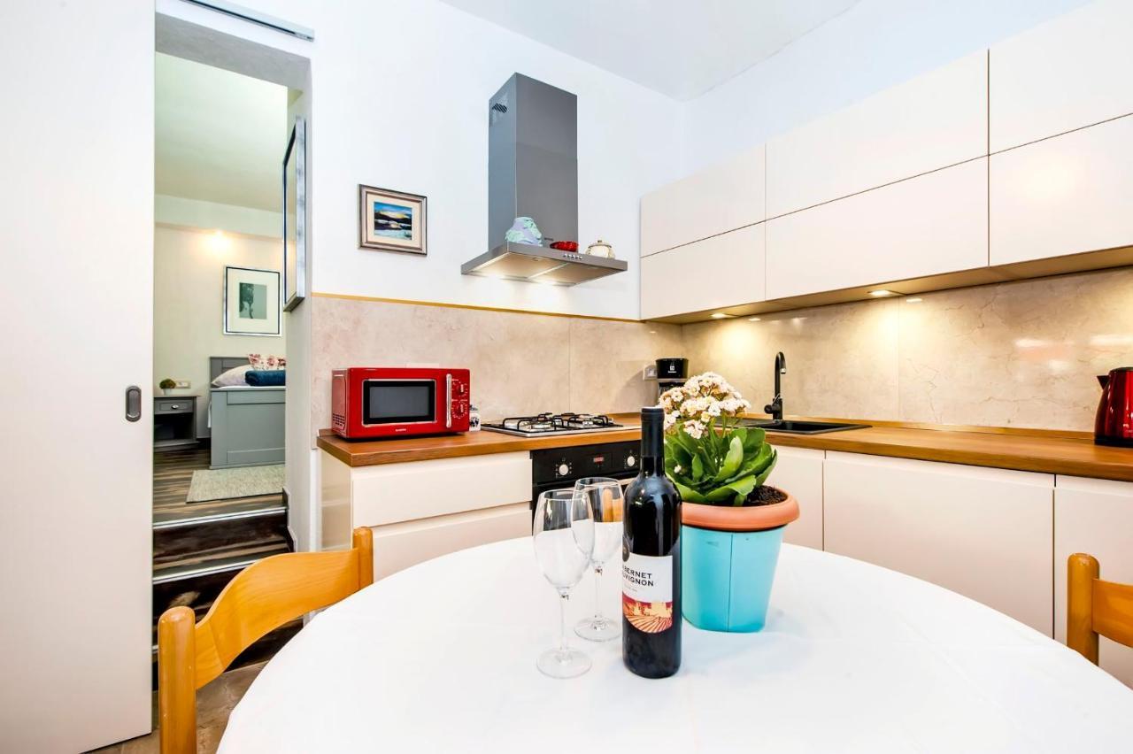 Apartments Karmen Rovinj Ngoại thất bức ảnh